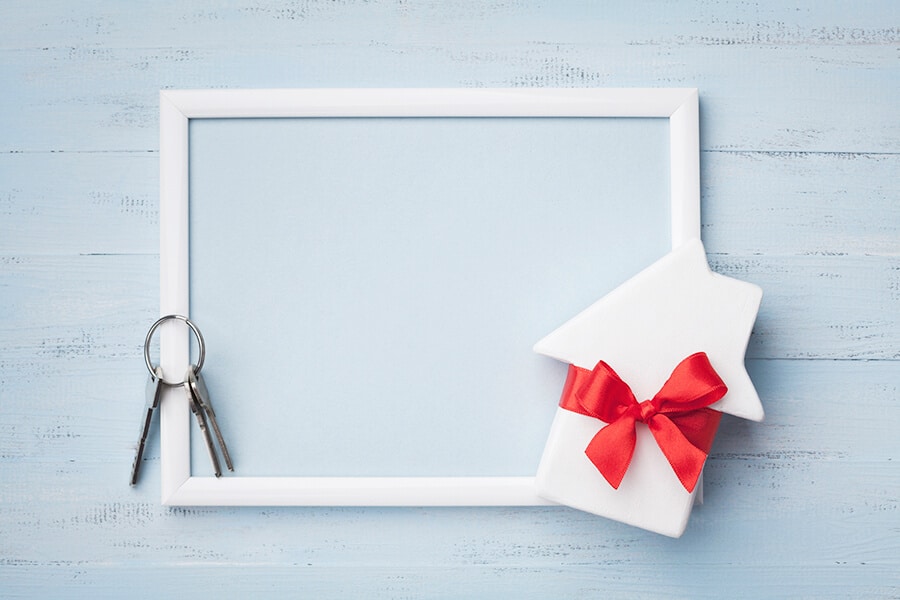 The Perfect Holiday Gift Can Be a Part of Your Estate Plan - Featured Image